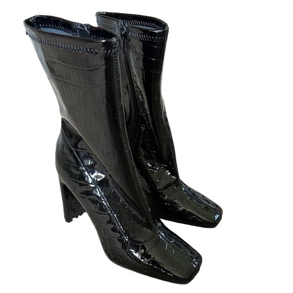 Forever 21 Shoes - Forever 21 Black Faux Shiny Leather Zipper Boots Size 8